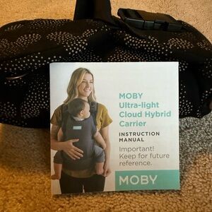 Moby Ultra-light Cloud Hybrid Carrier, Disney Print, never used